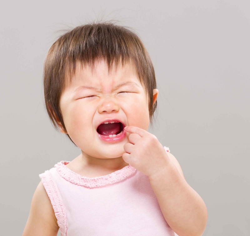 婴儿牙齿蛀牙怎么办婴儿牙齿蛀牙这些处理方法很实用